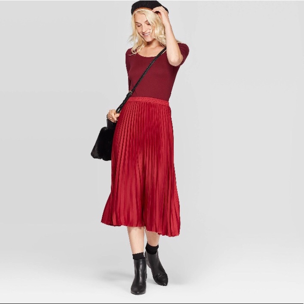 High Waisted Pleated Midi Skirt